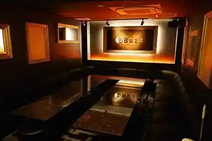 ミナミのキャバクラClub Buzz(バズ)