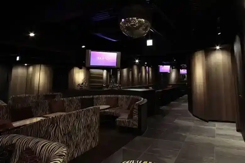寝屋川のキャバクラ【CLUB PIERCE(ピアス)】